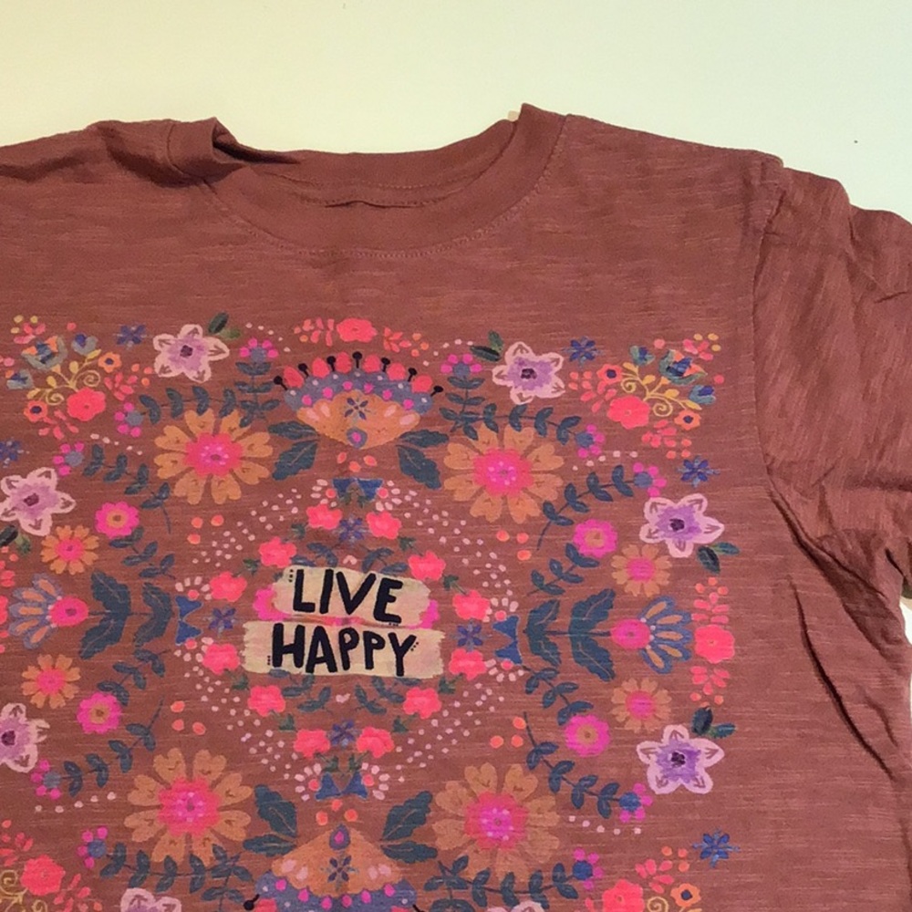 Short sleeved “Live Happy” T-shirt